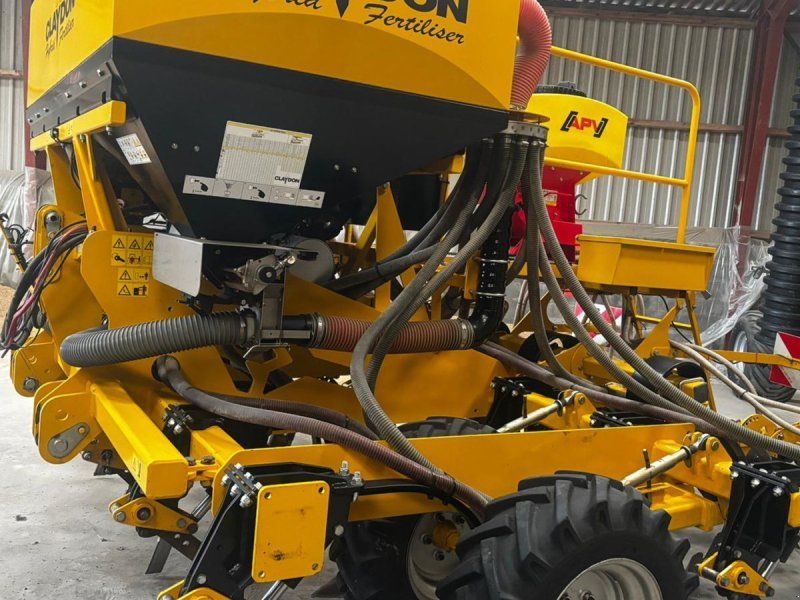 Claydon Hydrid 4 M med gødning og frøkasse