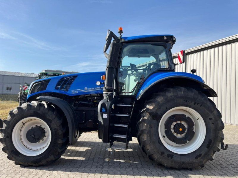 New Holland T8 435