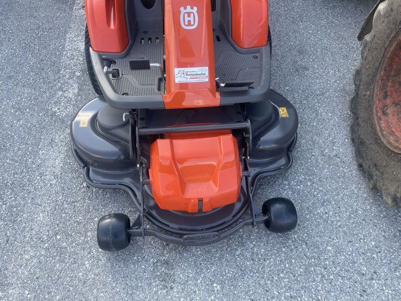 Husqvarna Rider R 214 TC