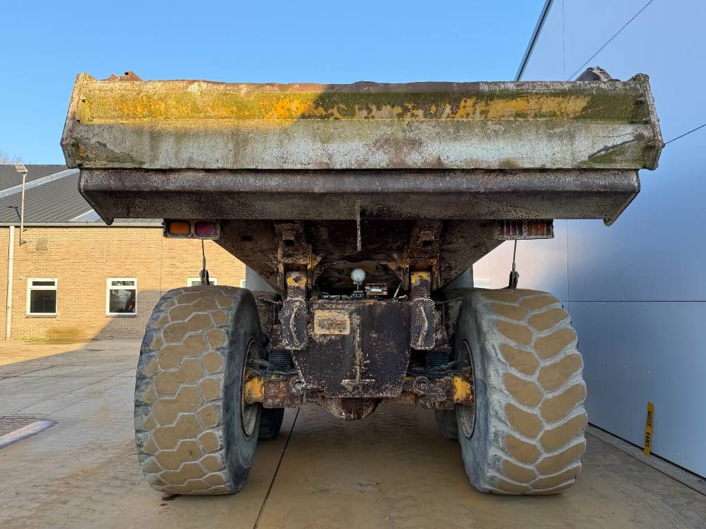 Volvo A40D - Tailgate / Heated Seat