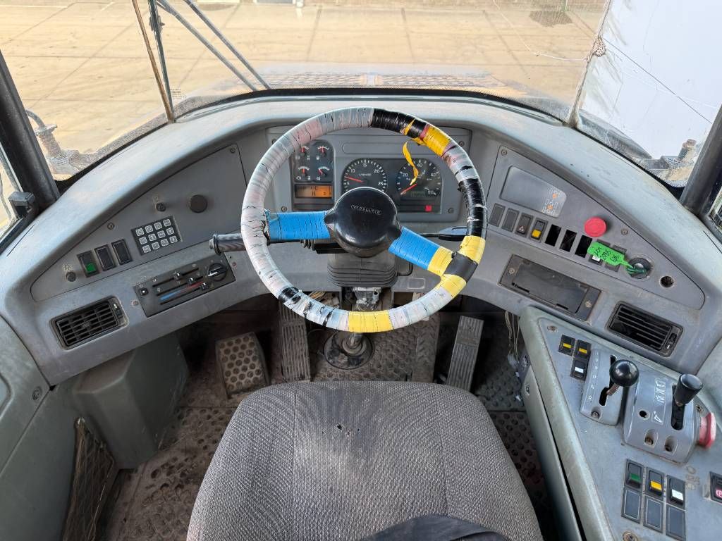 Volvo A40D - Tailgate / Heated Seat