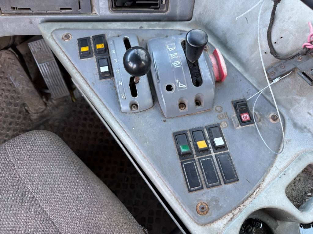 Volvo A40D - Tailgate / Heated Seat