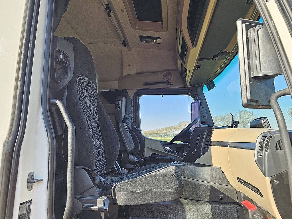 MERCEDES-BENZ ACTROS 1845 LS