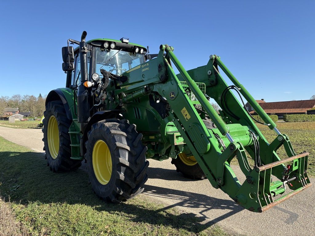 John Deere 6120M