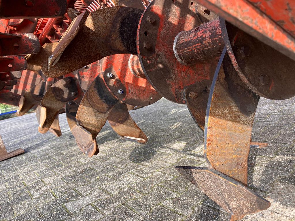 Farmax LRP310 LHDH Spitmachine