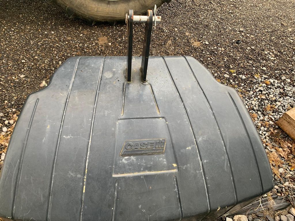 Case Frontgewicht 1100kg