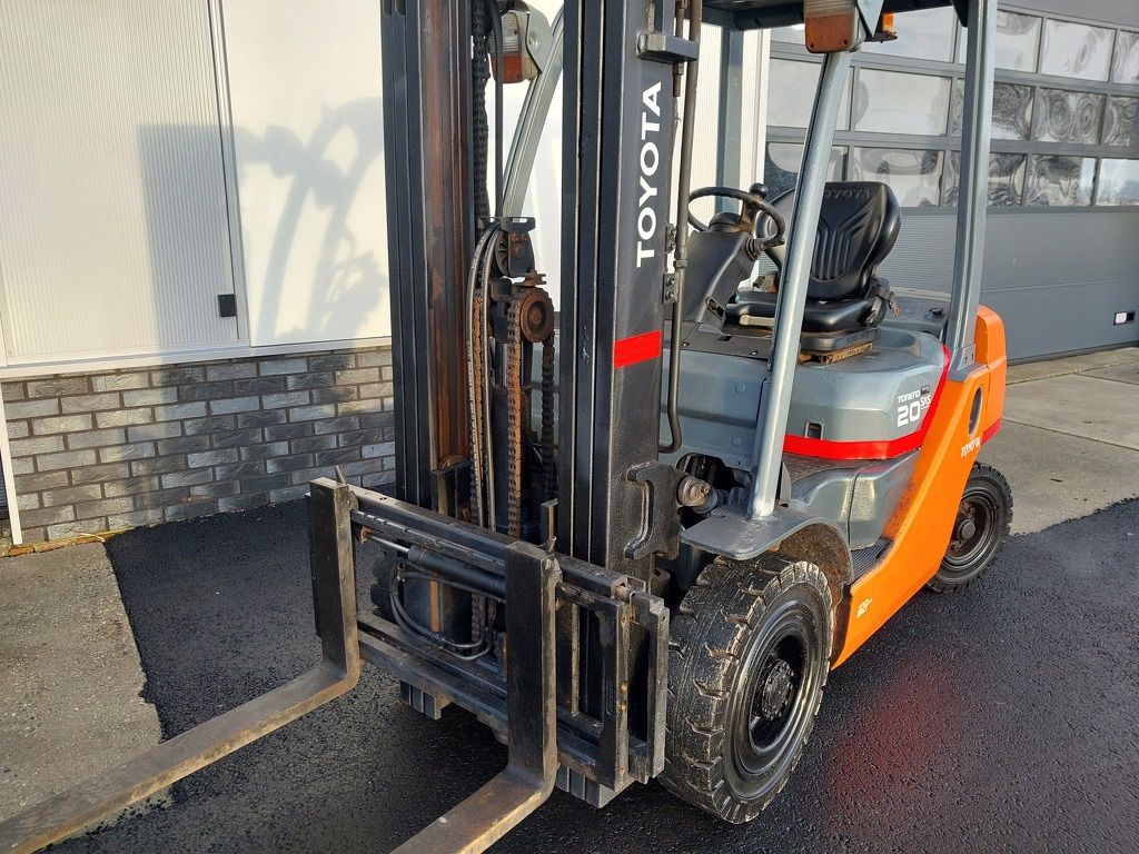 Toyota 2 ton diesel 2018!!!!