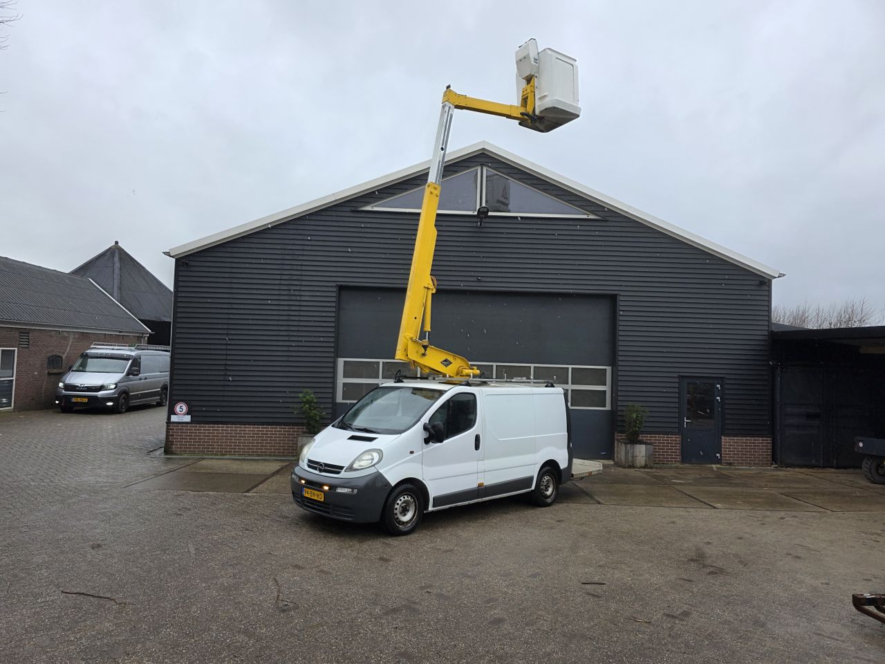 Opel Vivaro 1.9DTI 2.9T L1H1 Hoogwerker Versalift ET-26-NEXS