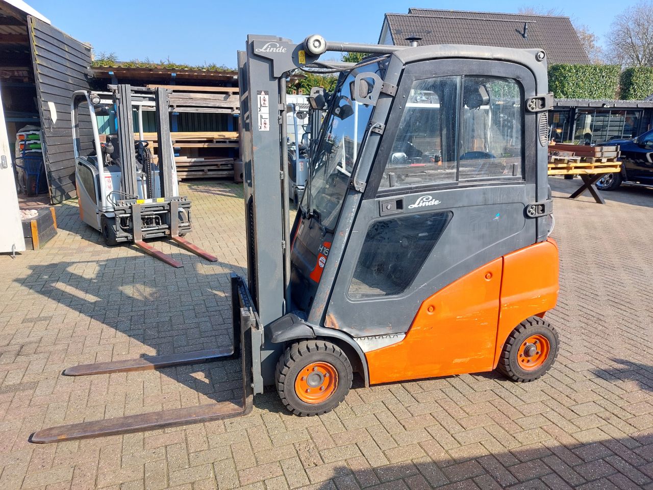 Linde H16 triplex sideshift lpg 2012