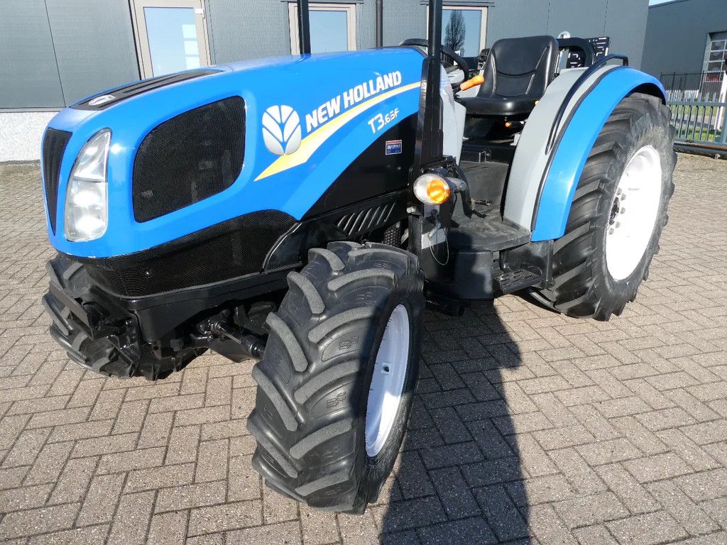 New Holland T3.65F 4wd / 03693 Draaiuren / Zeer lage urenstand
