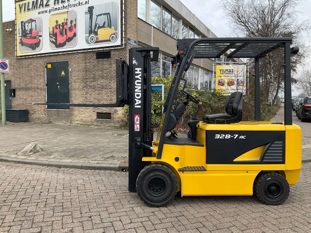 Hyundai 32B-7 2850KG 4.70METER HEFTRUCK