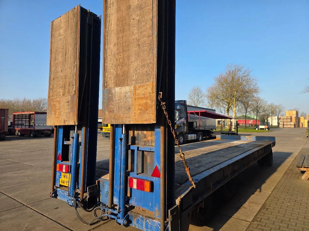 Nooteboom 3 as bladgeveerd, hydr rampen