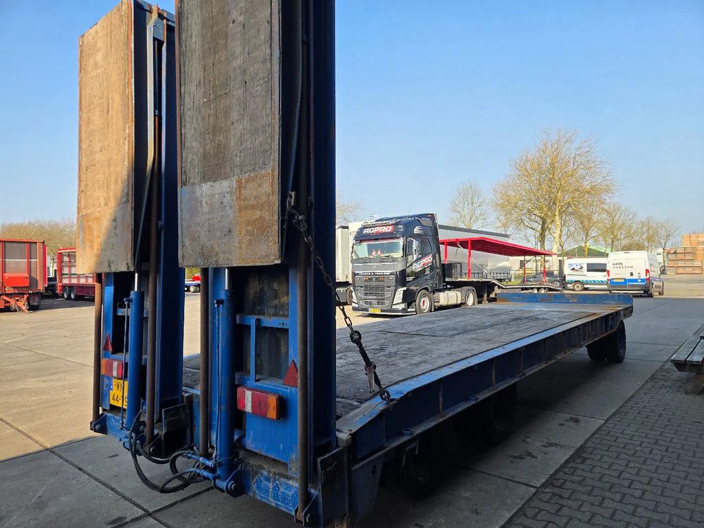 Nooteboom 3 as bladgeveerd, hydr rampen