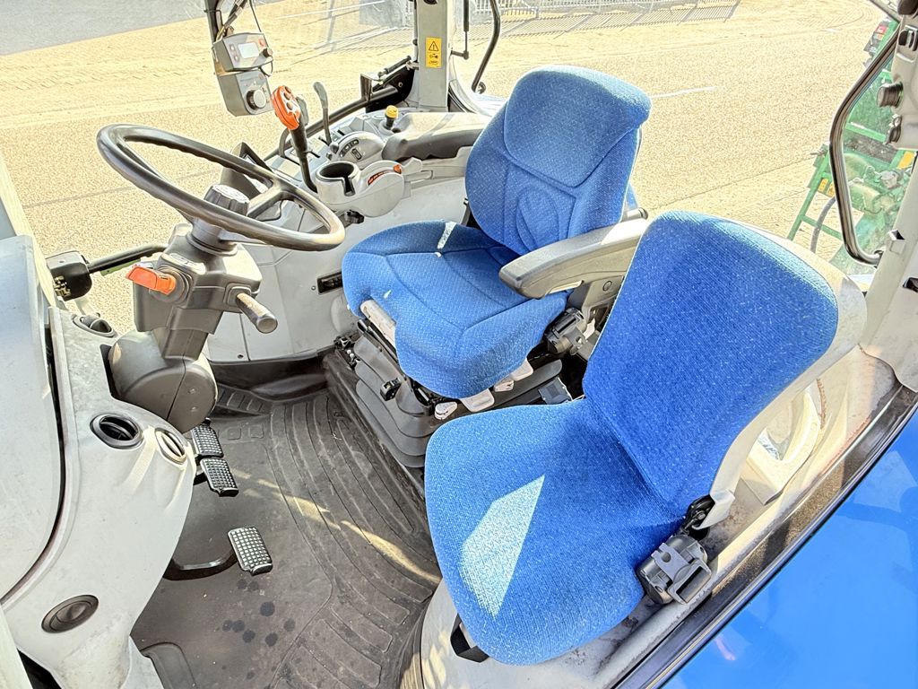 New Holland NH T6090 Range Command