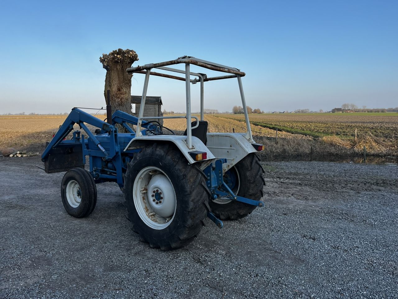 Ford 3600 met voorlader