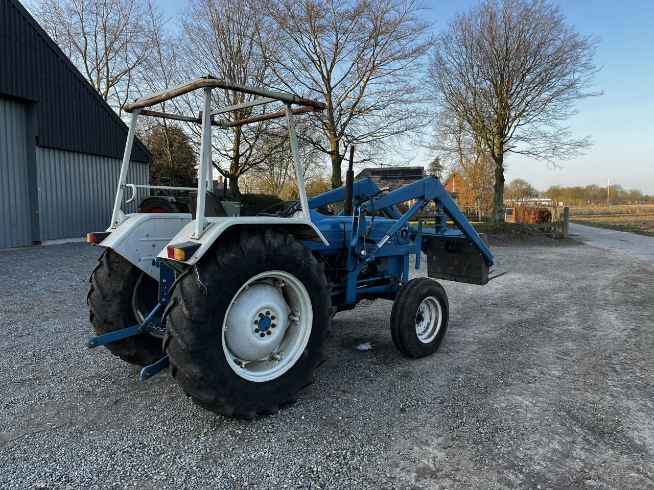Ford 3600 met voorlader