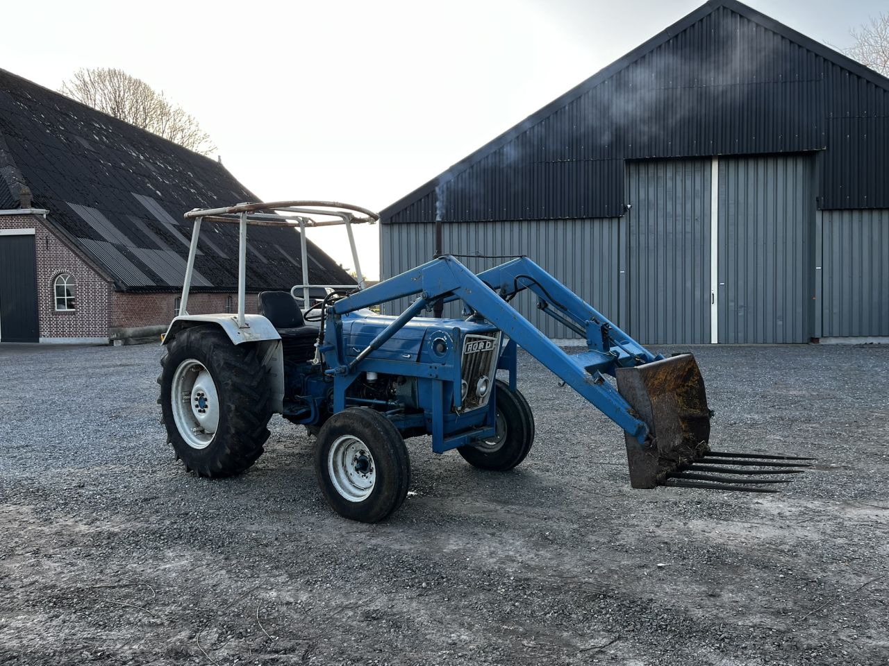 Ford 3600 met voorlader