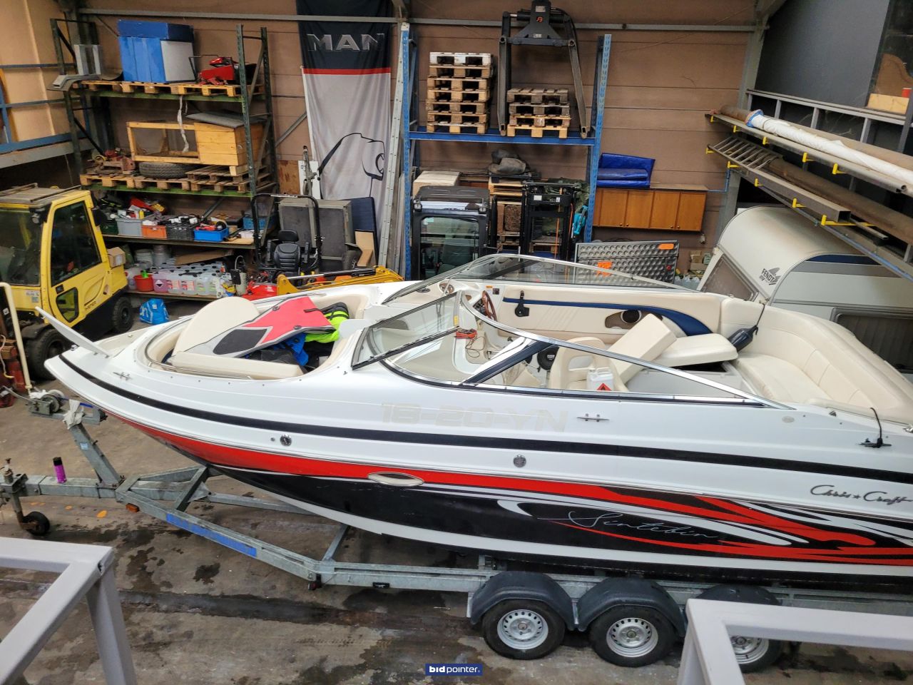 Cris Craft 240 speedboot met 3 assige trailer,
