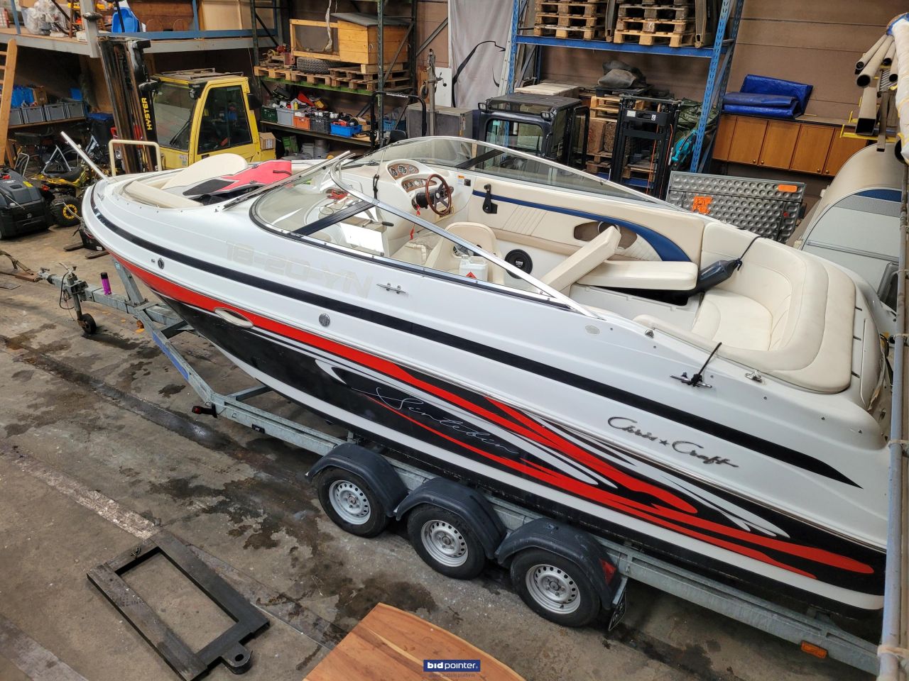 Cris Craft 240 speedboot met 3 assige trailer,