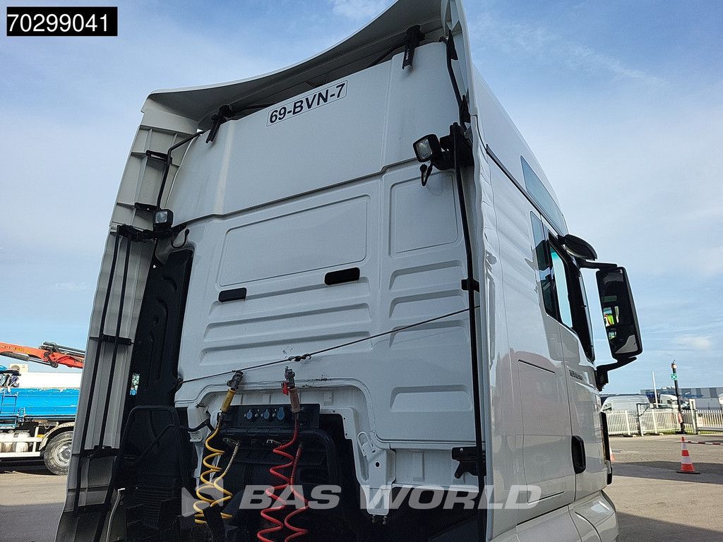 MAN TGX 18.500 4X2 DAMAGED! NL-Truck Retarder 2x Tanks Standklima Xenon Euro 6