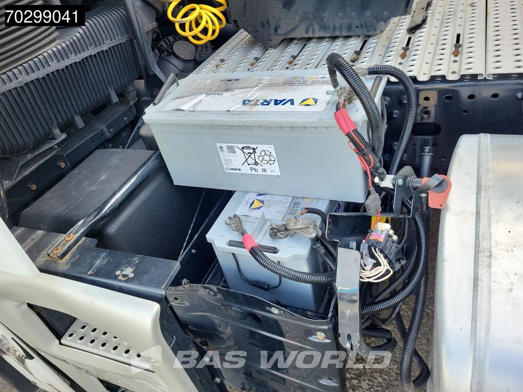 MAN TGX 18.500 4X2 DAMAGED! NL-Truck Retarder 2x Tanks Standklima Xenon Euro 6