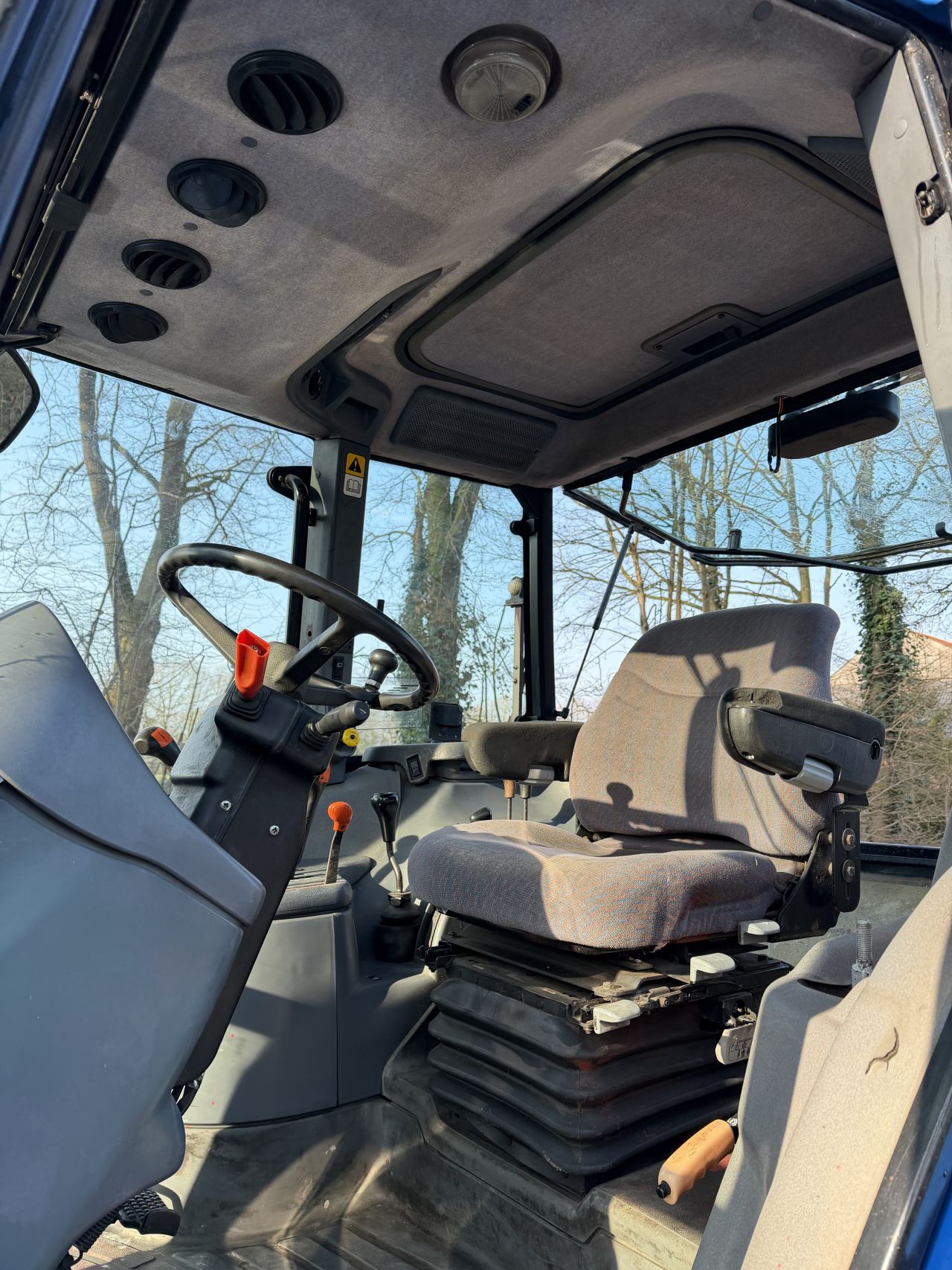 New Holland TS 100