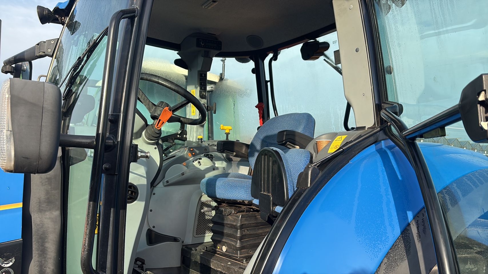 New Holland T5.105 electro command