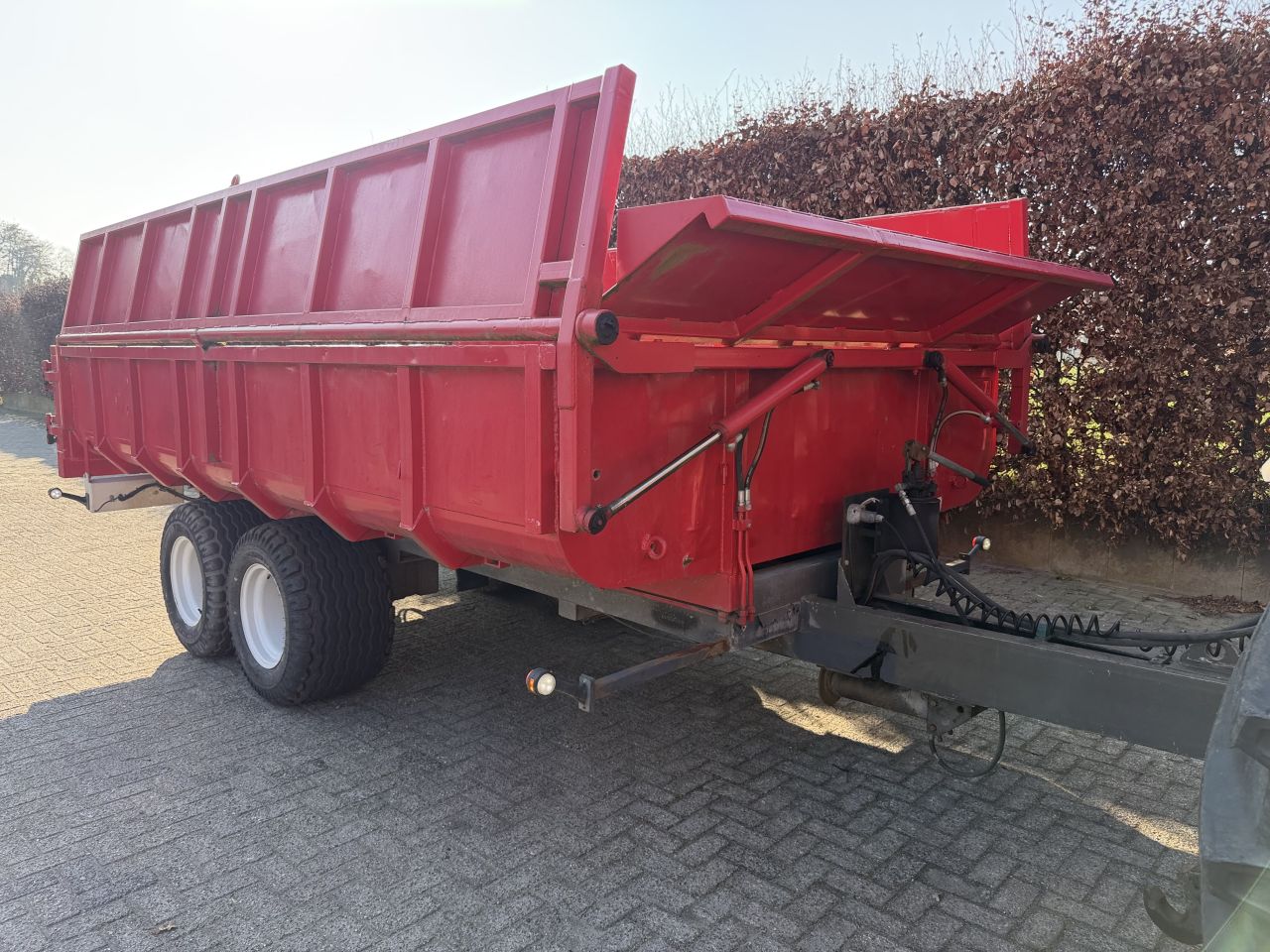 LBA kipper aangepast voor sloot maaien!