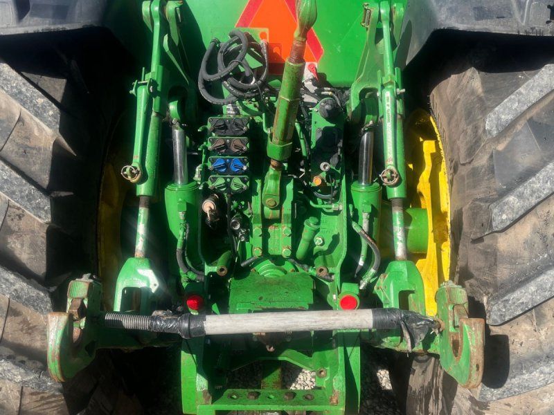 John Deere 8360R Med frontlift og faststeer