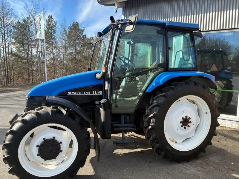 New Holland TL90