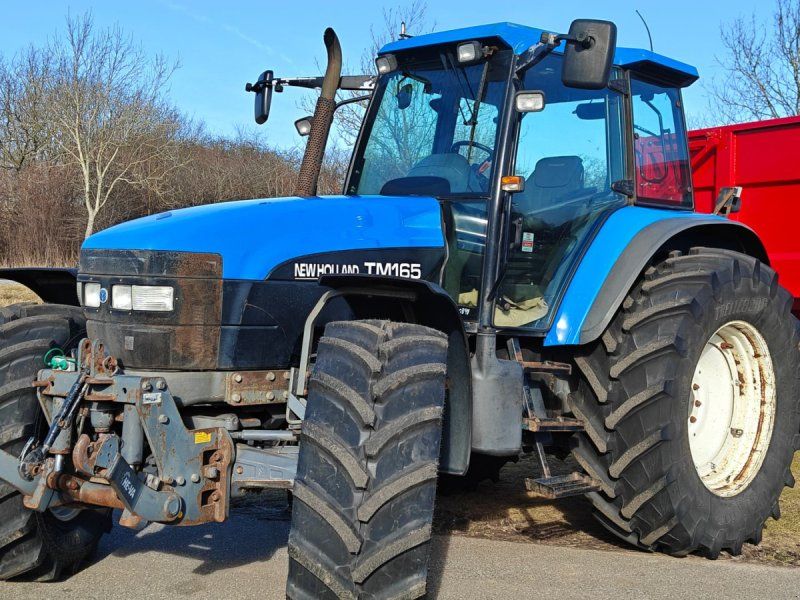 New Holland TM 165