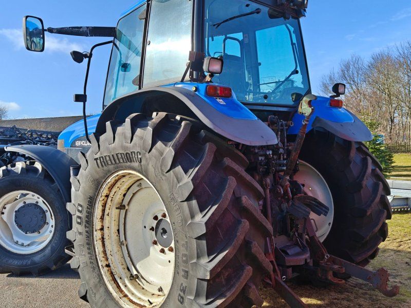 New Holland TM 165