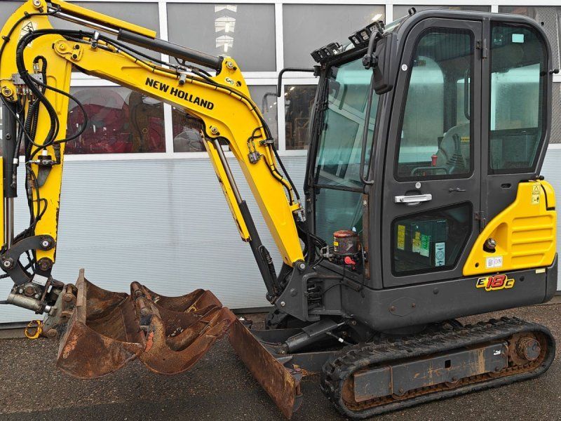 New Holland E18 C Centralsmøring, tiltfæste, lys, 3x skovl