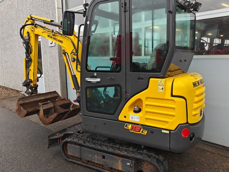 New Holland E18 C Centralsmøring, tiltfæste, lys, 3x skovl