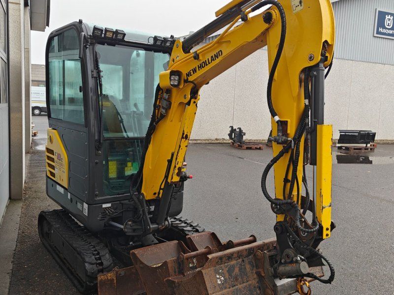 New Holland E18 C Centralsmøring, tiltfæste, lys, 3x skovl