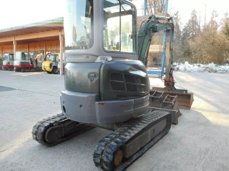 New Holland e 39b-sr ( sw + 4 löffel ) 3.900 kg
