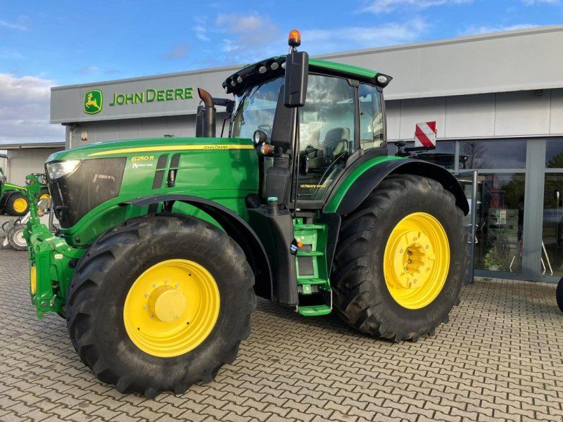 John Deere 6250R