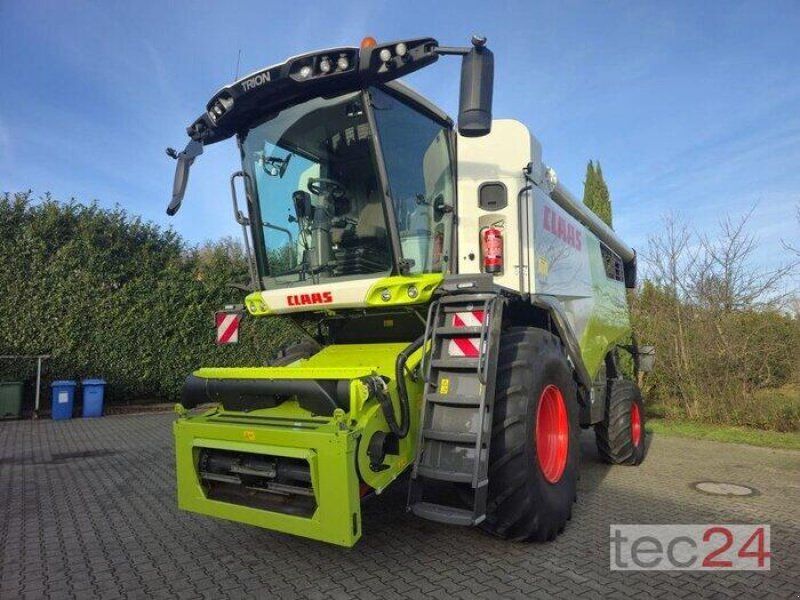 Claas Trion 530 mit Varioschneidwerk