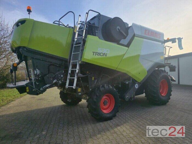 Claas Trion 530 mit Varioschneidwerk