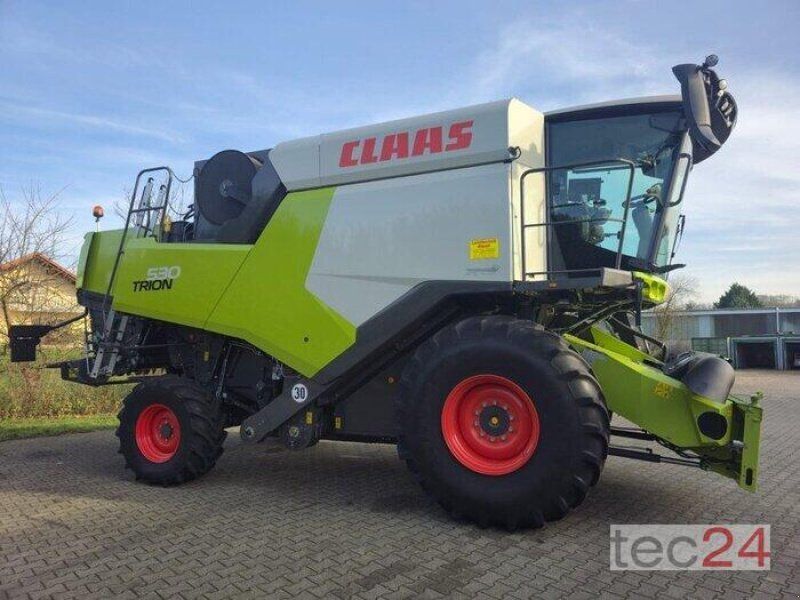 Claas Trion 530 mit Varioschneidwerk