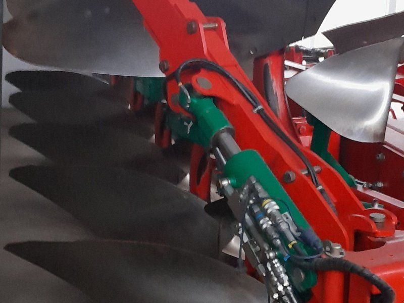 Kverneland 100-300-28 m/ Packomat