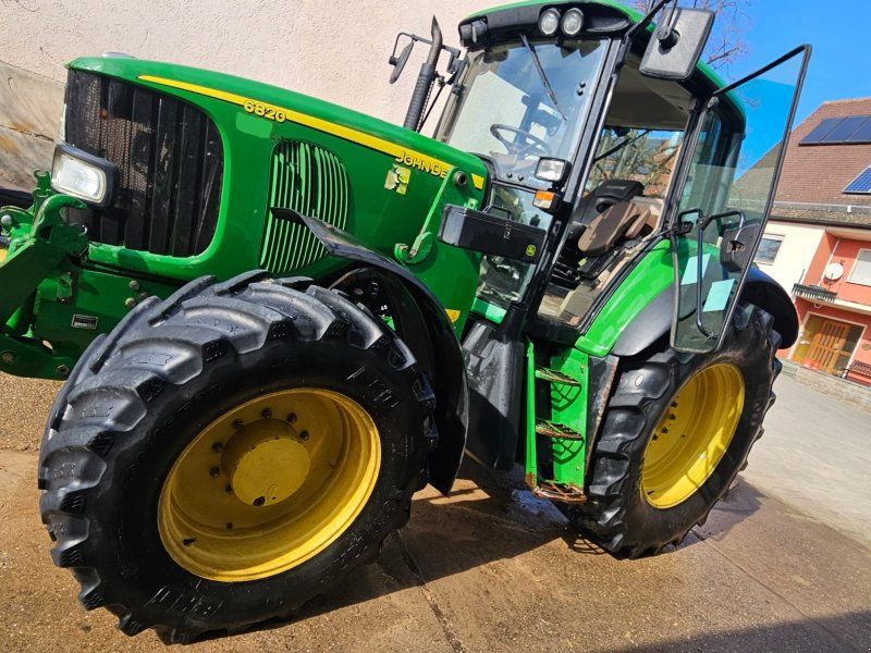 John Deere 6820