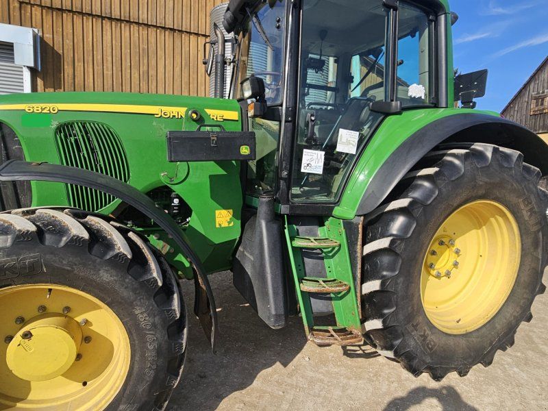 John Deere 6820
