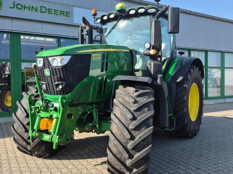 John Deere 6250R