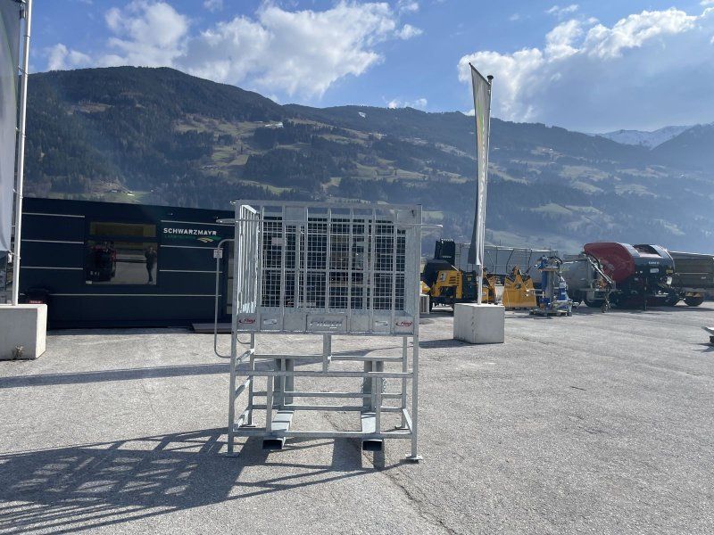 Fliegl AgroCenter Arbeitsbühne hoch Euro