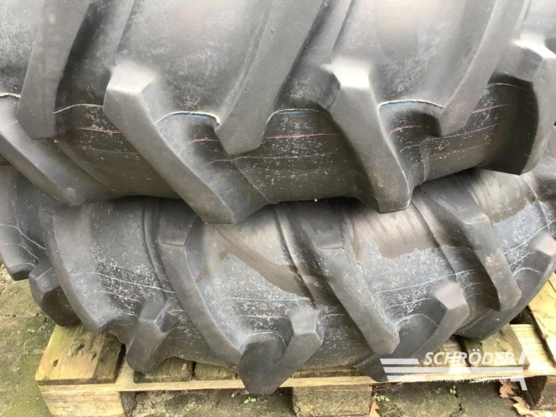 Massey Ferguson 9.5-16  + 13.6-28 KOMPLETTRÄDER (ISEKI)