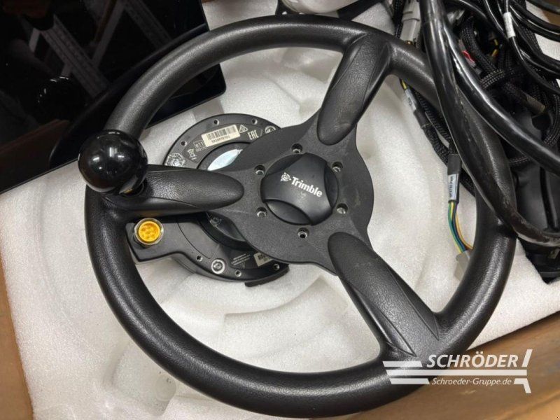 Trimble GFX 750 | SAT 900 | LENKRAD