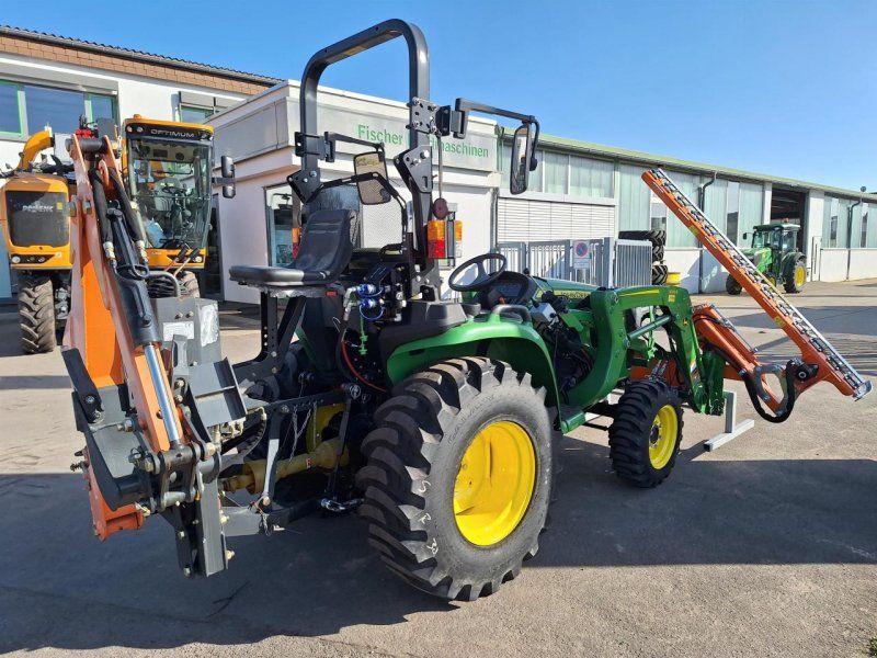 John Deere 3038E