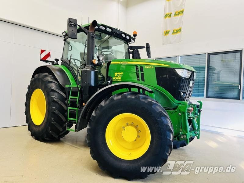 John Deere 6230R