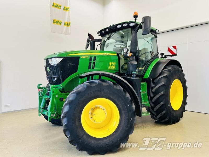 John Deere 6230R